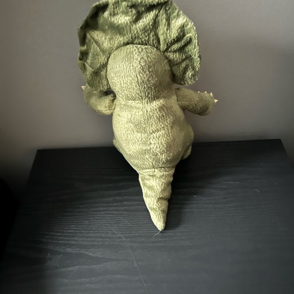 Dinosaur - Picture 2 of 2